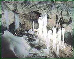 Demnovsk adov jaskya
